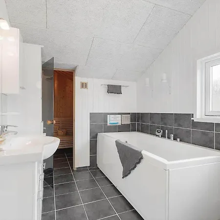 Holiday home 091-ringkobing-p-snejkers-vej-51